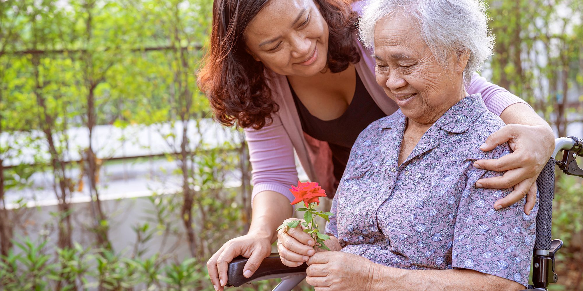 Senior woman and Daughter Helpful advice for caring for seniors with dementia